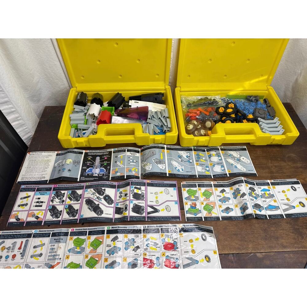 Fisher Price Toys CONSTRUX Action Building System + Two Yellow Cases '83 USA